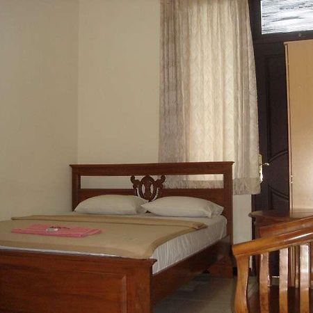 Hotel Paprica 1 Сурабая Екстериор снимка