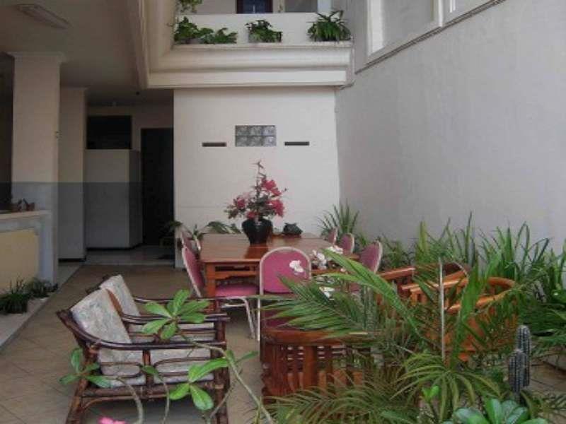 Hotel Paprica 1 Сурабая Екстериор снимка